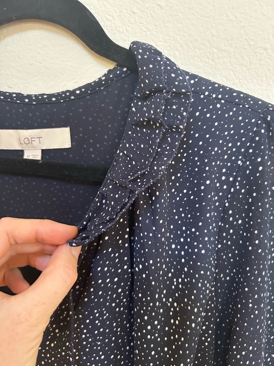 Ann Taylor LOFT Navy and White Printed Ruffle Long Sleeve Dress with belt - Picture 4 of 10